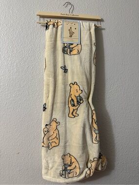 Pooh Bear Collection Throw Blanket